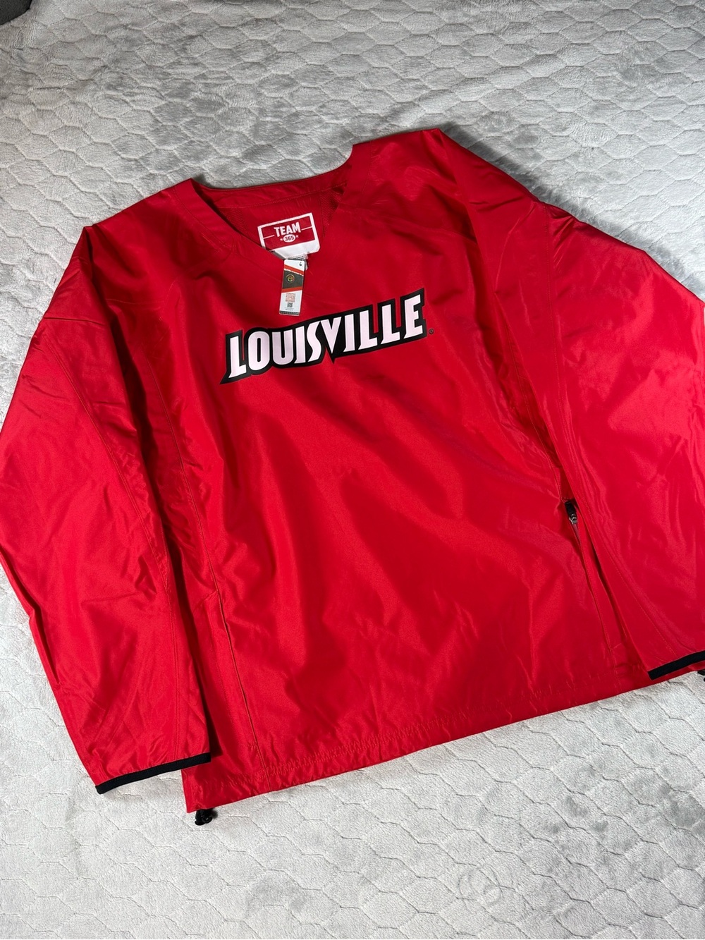 NWT Louisville Cardinals Team 365 Red Mesh Lined Wind Pullover Jacket L‎